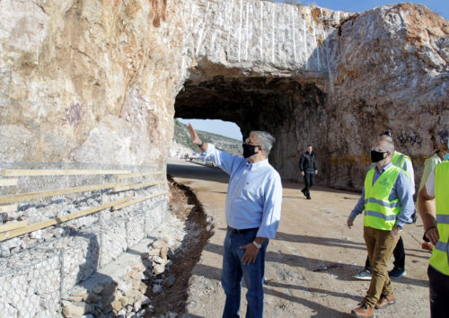 Έως τις 23 Απριλίου οι εργασίες αποκατάστασης των πρανών επί της λεωφ. Βάρκιζας–Σουνίου