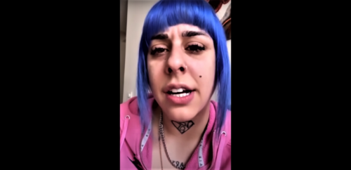 Η κωμικός Σούπερ Κική καταγγέλλει ότι έπεσε θύμα ξυλοδαρμού από 30 άντρες [BINTEO]