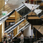 Ανοικτά από σήμερα εμπορικά κέντρα, εκπτωτικά χωριά και κέντρα αισθητικής