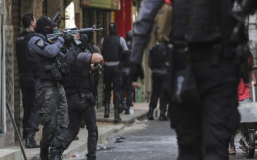 ΟΗΕ: Να γίνει έρευνα για την αιματηρή επιχείρηση της αστυνομίας σε φαβέλα που άφησε πίσω 25 νεκρούς