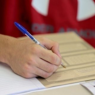 Με sms στο κινητό των υποψηφίων τα αποτελέσματα των πανελλαδικών