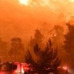 Ως την Ικαρία έφθασε ο καπνός από την πυρκαγιά στην Κορινθία