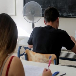 Πανελλαδικές: Ανοικτές τηλεφωνικές γραμμές από σήμερα, για πληροφορίες και ψυχολογική υποστήριξη
