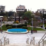 Νεαρός μαχαίρωσε 60χρονο στην πλατεία Νέας Σμύρνης, όταν έκανε παρατήρηση σε παρέα για συνωστισμό