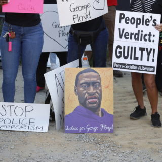 Ο αστυνομικός που δολοφόνησε τον Τζορτζ Φλόιντ ζητά νέα δίκη