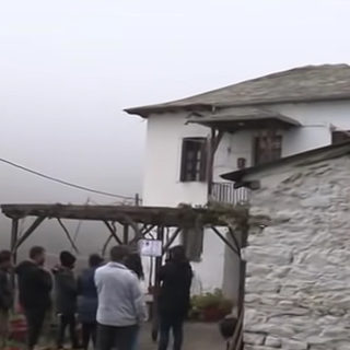 Διπλή δολοφονία στη Μακρινίτσα: Εισαγγελική πρόταση να δοθεί η επιμέλεια του παιδιού στους παππούδες