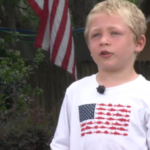 ΗΠΑ:Μία ώρα κολύμπησε ένας 7χρονος για να σώσει τον πατέρα και την αδερφή του