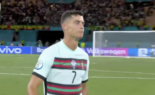 Euro 2020-Κριστιάνο Ρονάλντο: Πέταξε ξανά το περιβραχιόνιο του περιβραχιόνιο [ΒΙΝΤΕΟ]