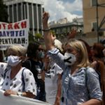 Ορμητικά και σήμερα ο κόσμος στους δρόμους, απέναντι στο νομοσχέδιο Χατζηδάκη