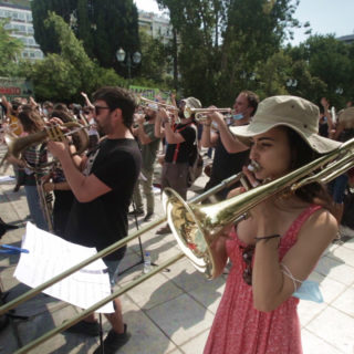 «Αλλάξτε το σύστημα, όχι το κλίμα»: Η Popaganda ήταν παρούσα στην Παγκόσμια Ημέρα Περιβάλλοντος [ΒΙΝΤΕΟ]