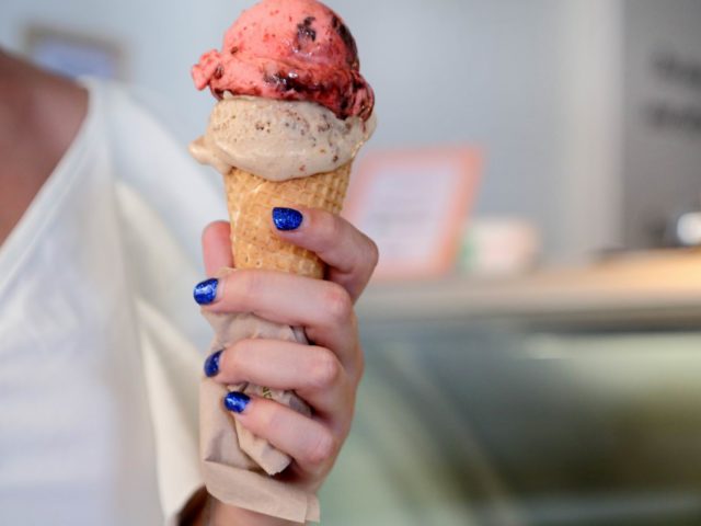 Το πιο εναλλακτικό παγωτό της Αθήνας το έφτιαξαν μια γραφίστρια κι ένας φωτογράφος