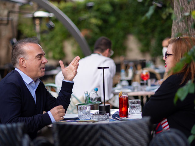 Οι γευστικές μνήμες του Φώτη Σεργουλόπουλου ξυπνούν τα πιο νοσταλγικά συναισθήματα