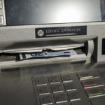 Ανεπαρκής η αύξηση του κατώτατου μισθού για τα κόμματα της αντιπολίτευσης