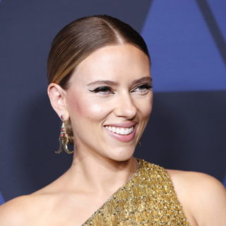 Η Σκάρλετ Γιόχανσον μηνύει την Disney για αθέτηση συμβολαίου