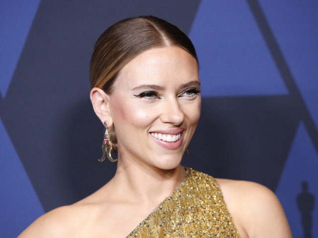 Η Σκάρλετ Γιόχανσον μηνύει την Disney για αθέτηση συμβολαίου