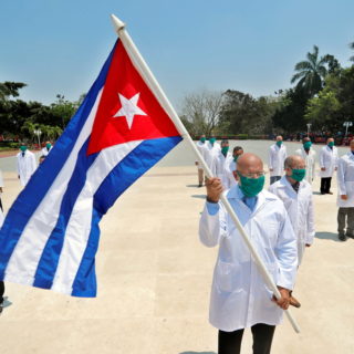 Η Κούβα προσφέρει στις φτωχές χώρες τα εμβόλια που παράγει χωρίς πατέντες