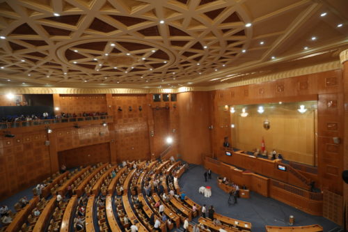 Τυνησία: Καθιστική διαμαρτυρία του προέδρου έξω από τo Κοινοβούλιο