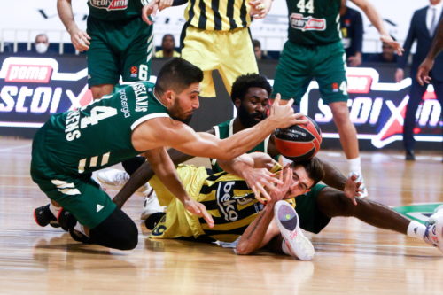 Εφ.Συν: Mε εντολή Χαρδαλιά ασθενείς παίκτες της Φενέρ μπήκαν στη χώρα