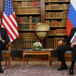 Ο Μπάιντεν κατηγορεί τη Ρωσία πως επιδιώκει να αναμιχθεί στις ενδιάμεσες βουλευτικές εκλογές του 2022