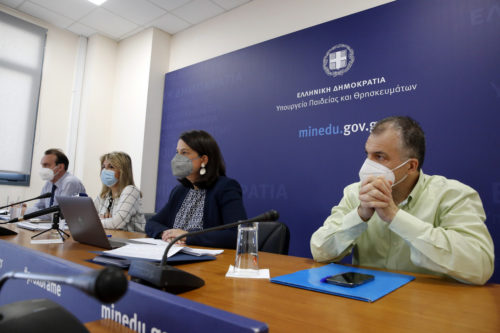 «Υπάρχουν και τα δημόσια ΙΕΚ» η απάντηση του Γ.Γ του υπουργείου Παιδείας στους μαθητές που αποκλείονται από τα πανεπιστήμια [ΒΙΝΤΕΟ]