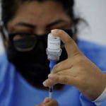 Σε αναστολή από σήμερα οι ανεμβολίαστοι εργαζόμενοι σε δομές υγείας