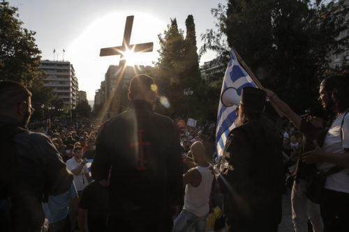 «Ανο(η)σία αγέλης» – Χαμός στο Twitter με τη συγκέντρωση αρνητών του εμβολίου