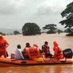 Τουλάχιστον 160 άνθρωποι έχασαν τη ζωή τους στην Ινδία από τις καταρρακτώδεις βροχές