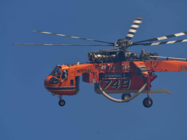 Φωτιά τώρα στον Βύρωνα κοντά σε σπίτια