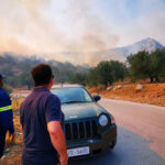 Μεγάλη φωτιά στη Σταμάτα: Μήνυμα από το 112 – Εντολή για εκκένωση για τον Διόνυσο