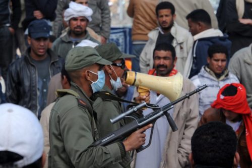 Πολιτική κρίση στην Τυνησία: O πρόεδρος αποπέμπει την κυβέρνηση και αναστέλλει τη λειτουργία του κοινοβουλίου