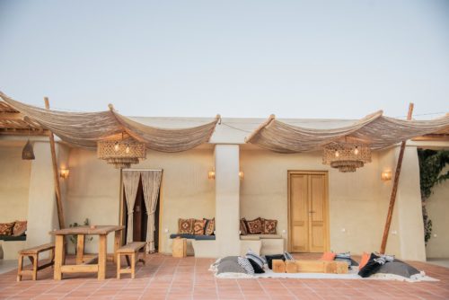 Doors: Οι πόρτες του νέου all day bar στο λιμάνι της Ίου, μόλις άνοιξαν