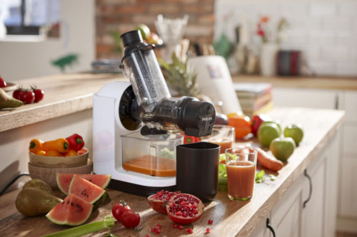 Γνωρίστε τον Philips Slow Juicer HR1888, τον νέο αποχυμωτή αργής σύνθλιψης