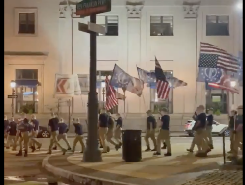 ΗΠΑ: Κάτοικοι της Φιλαδέλφεια πήραν φασίστες στο κατόπι [ΒΙΝΤΕΟ]