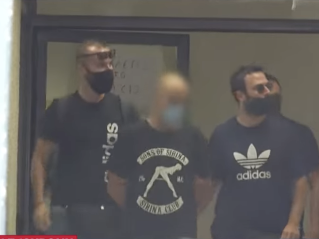 Τι απαντά η «Sirina Entertainment» για το συμβόλαιο με την 19χρονη