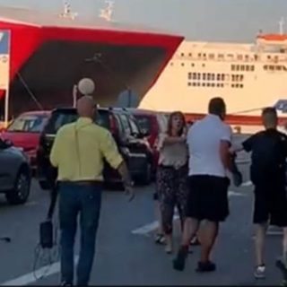 Απίστευτο! Κάμεραμαν του ΣΚΑΪ επιτέθηκε σε πολίτη [ΒΙΝΤΕΟ]