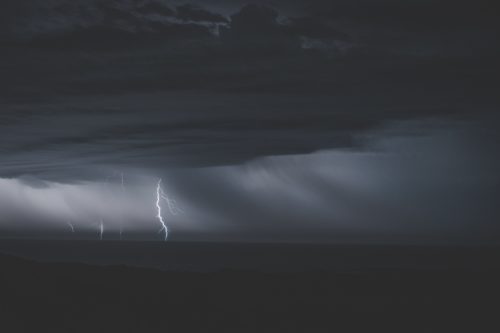 «Ψυχρή λίμνη»: Σαρώνει Βόρεια Ελλάδα και Θεσσαλία