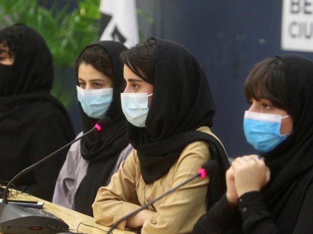 Στο Μεξικό βρήκαν καταφύγιο μέλη της γυναικείας ομάδας ρομποτικής του Αφγανιστάν