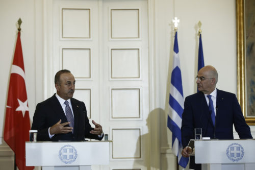 Επικοινωνία Δένδια – Τσαβούσογλου για τις πυρκαγιές στις δύο χώρες