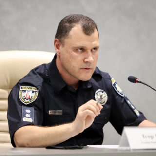 Ουκρανία: Συνελήφθη ο άνδρας που απειλούσε να πυροδοτήσει χειροβομβίδα στην έδρα της κυβέρνησης	[ΒΙΝΤΕΟ]