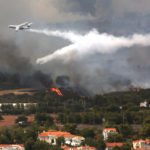 Εφιαλτική νύχτα σε Βαρυμπόμπη, Τατόι, Θρακομακεδόνες: Μάχη με τις φλόγες σε τρία μέτωπα