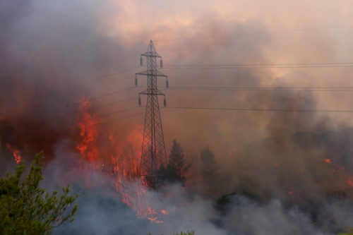 Προβλήματα ηλεκτροδότησης σε Βαρυμπόμπη και Εύβοια αυτήν την ώρα