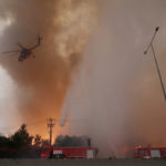 Εκρήξεις σε εργοστάσιο στις Αφίδνες από την πυρκαγιά