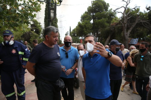 Τσίπρας από Κρυονέρι: «Μεταφέρω την έκκληση των πολιτών για πτητικά μέσα»