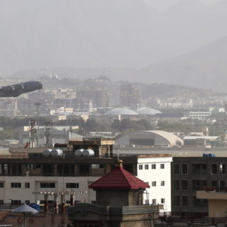 Η Παγκόσμια Τράπεζα κλείνει την «κάνουλα» της χρηματοδότησης προς τους Ταλιμπάν