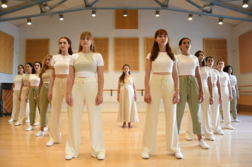 Η παράσταση CHÓRES & Γιασεμί: “ΕΞΙ” έρχεται στο Αρχαίο Θέατρο Μεσσήνης