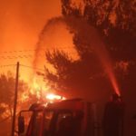 Εκκενώνονται Αγ. Στέφανος, Καπανδρίτι, Πολυδένδρι