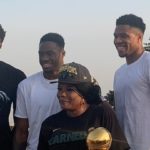 Κοντά στους πυρόπληκτους οι αδελφοί Αντετοκούνμπο