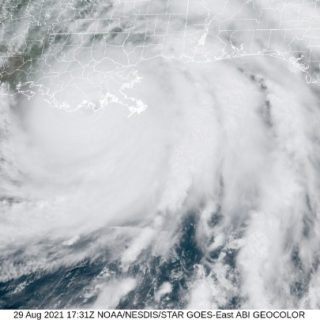 Στο έλεος του τυφώνα «Άιντα» η Λουιζιάνα – Χωρίς ρεύμα η Νέα Ορλεάνη [BINTEO]