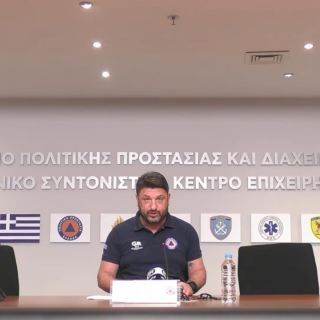 Οργή της ΕΣΗΕΑ κατά Χαρδαλιά για την άρνηση της κυβέρνησης να δεχτεί ερωτήσεις από δημοσιογράφους στις επίσημες ανακοινώσεις