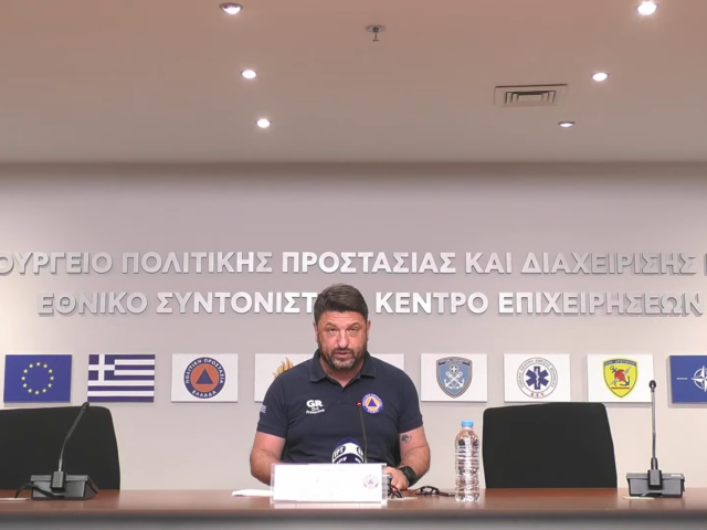 Οργή της ΕΣΗΕΑ κατά Χαρδαλιά για την άρνηση της κυβέρνησης να δεχτεί ερωτήσεις από δημοσιογράφους στις επίσημες ανακοινώσεις